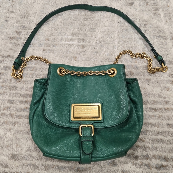 Marc By Marc Jacobs Handbags - Marc By Marc Jacobs Green Leather Shoulder Bag with Gold Chain
